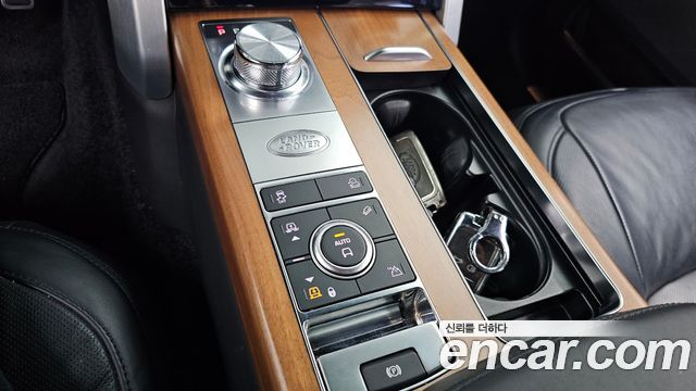 Land Rover Range Rover 2019 — photo 12