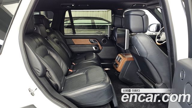 Land Rover Range Rover 2019 — photo 18