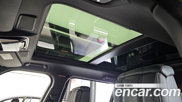 Land Rover Range Rover 2019 — photo 25