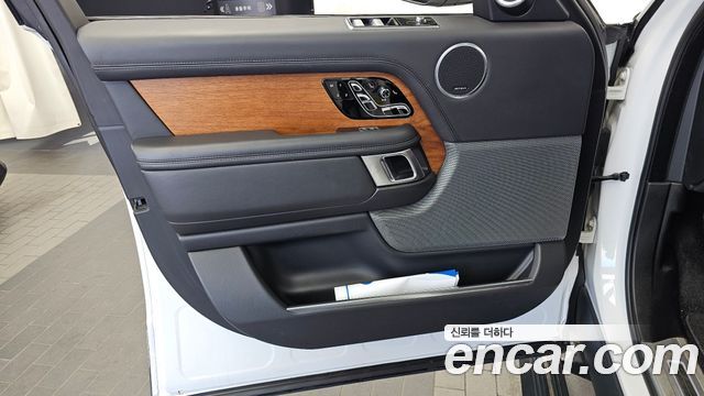Land Rover Range Rover 2019 — photo 14