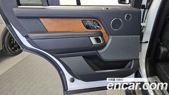Land Rover Range Rover 2019 — photo 15