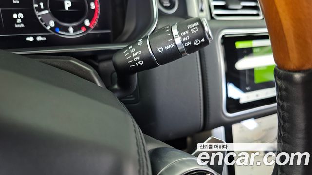Land Rover Range Rover 2019 — photo 28
