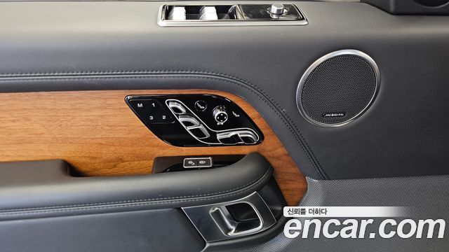 Land Rover Range Rover 2019 — photo 29