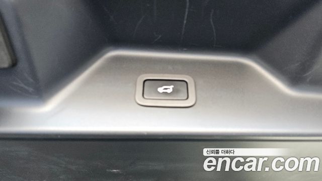 Land Rover Range Rover 2019 — photo 34