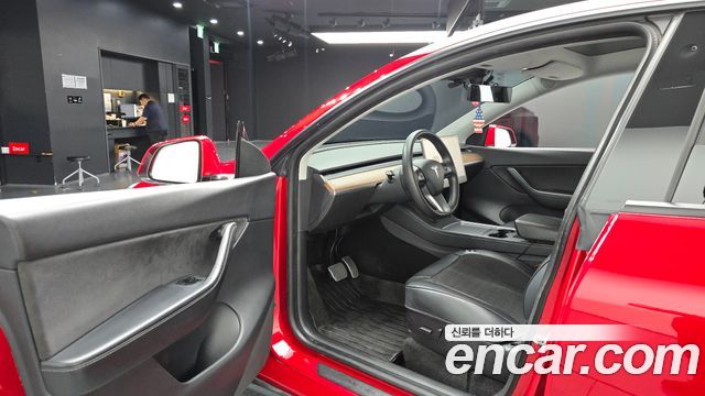 Tesla Model Y 2021 — photo 13