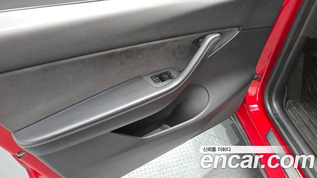 Tesla Model Y 2021 — photo 14