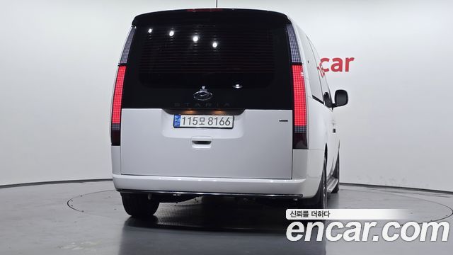 Hyundai Staria 2022 — photo 4
