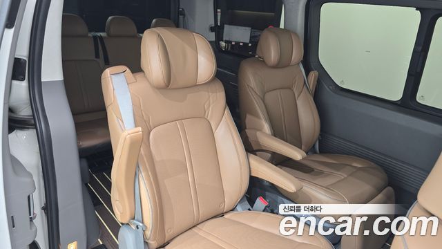 Hyundai Staria 2022 — photo 11