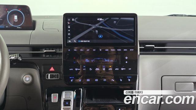 Hyundai Staria 2022 — photo 13