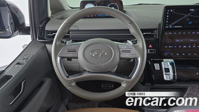 Hyundai Staria 2022 — photo 14