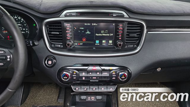 Kia Sorento 2016 — photo 19