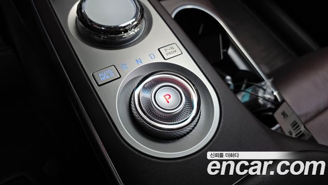 Genesis GV70 2022 — photo 12
