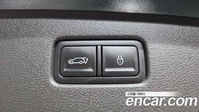 Genesis GV70 2022 — photo 23