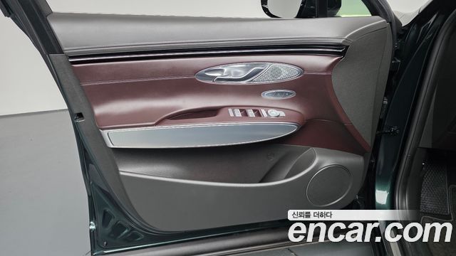 Genesis GV70 2022 — photo 14