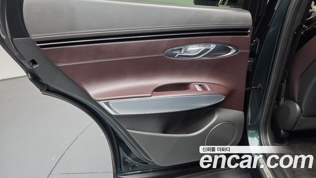Genesis GV70 2022 — photo 15