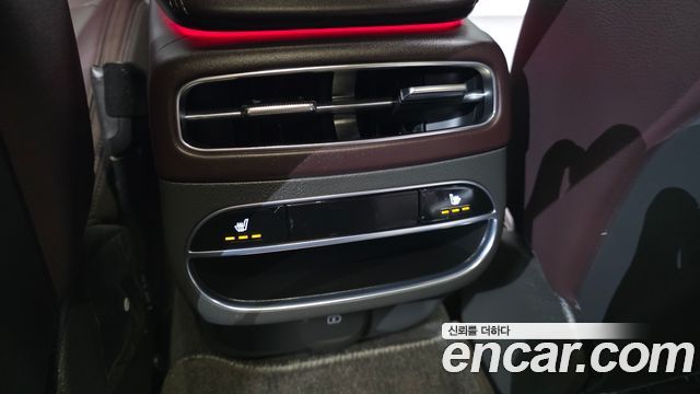 Genesis GV70 2022 — photo 33