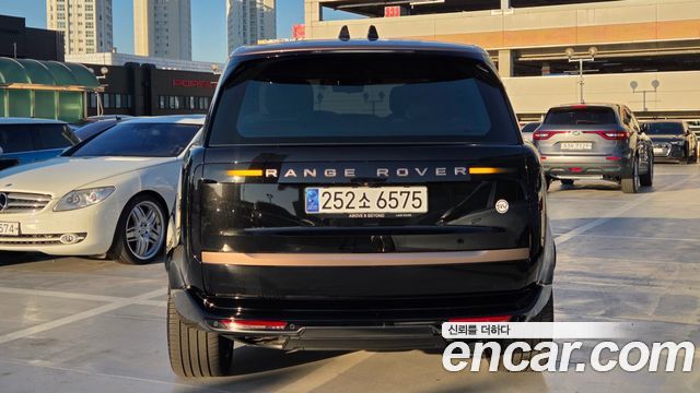 Land Rover Range Rover 2023 — photo 7