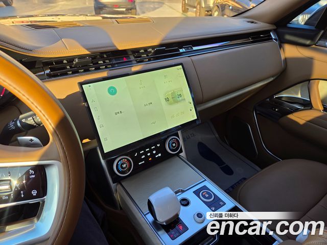 Land Rover Range Rover 2023 — photo 15