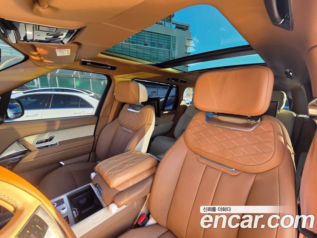Land Rover Range Rover 2023 — photo 18