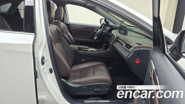 Lexus RX 2022 — photo 16