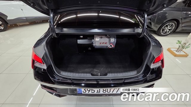 Hyundai AVANTE 2021 — photo 11