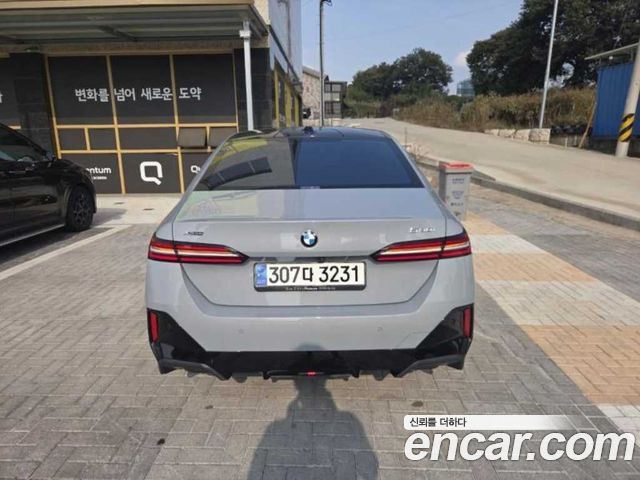 BMW 5-Series 2024 — photo 2