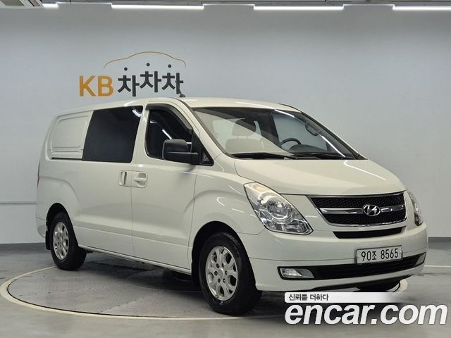 Hyundai Starex 2010 — photo 1