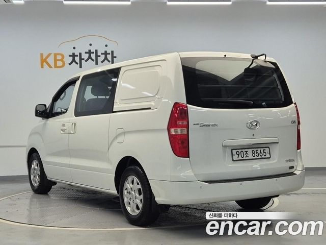 Hyundai Starex 2010 — photo 2