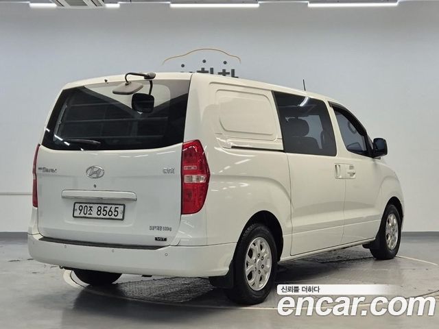 Hyundai Starex 2010 — photo 4