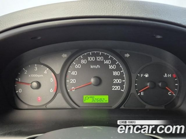Hyundai Starex 2010 — photo 8