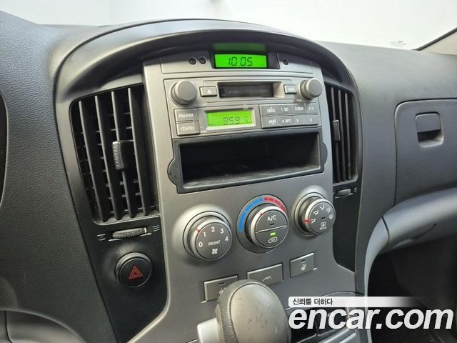 Hyundai Starex 2010 — photo 11