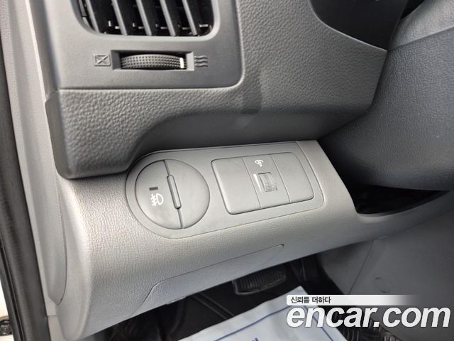 Hyundai Starex 2010 — photo 15