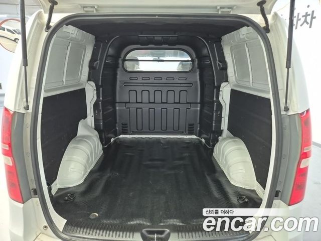 Hyundai Starex 2010 — photo 17