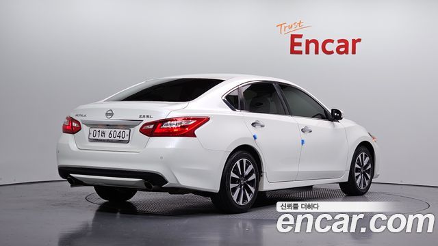 Nissan Altima 2017 — photo 2