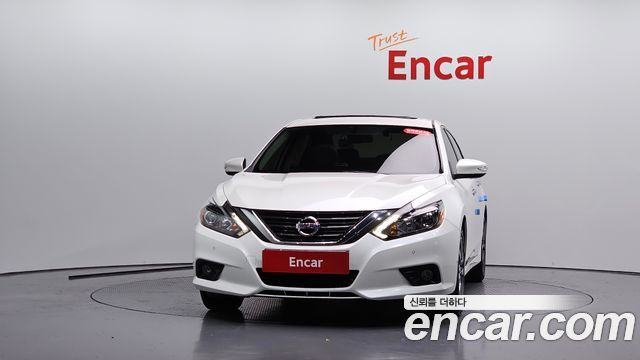 Nissan Altima 2017 — photo 3