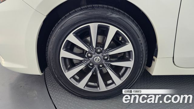 Nissan Altima 2017 — photo 5