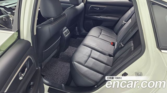 Nissan Altima 2017 — photo 17