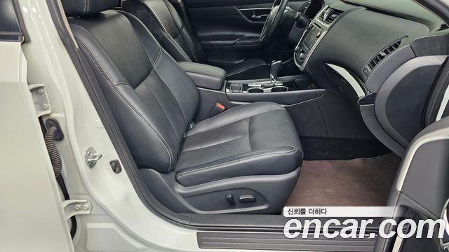Nissan Altima 2017 — photo 16