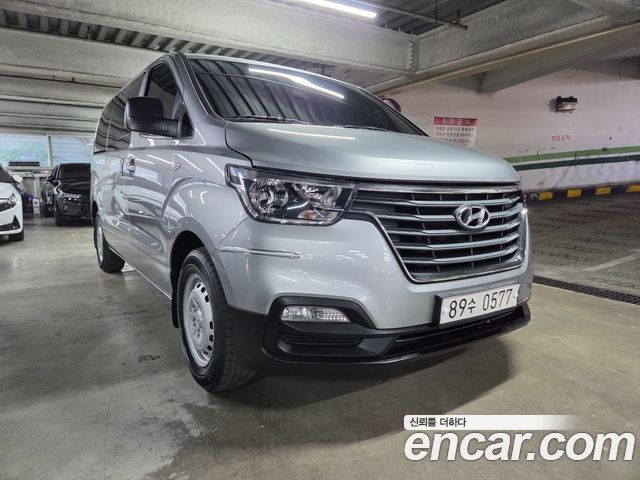 Hyundai Starex 2021 — photo 1
