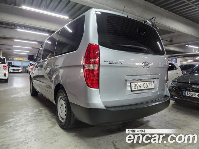 Hyundai Starex 2021 — photo 2