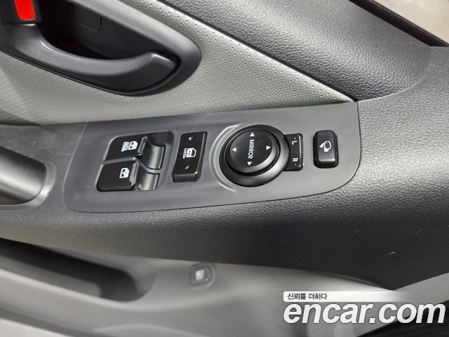 Hyundai Starex 2021 — photo 12