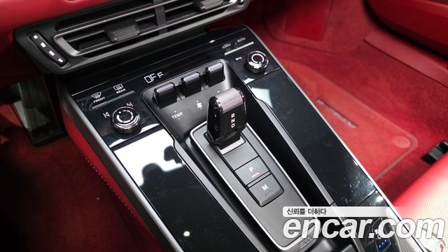 Porsche 911 2023 — photo 12