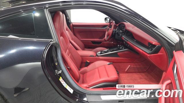 Porsche 911 2023 — photo 16