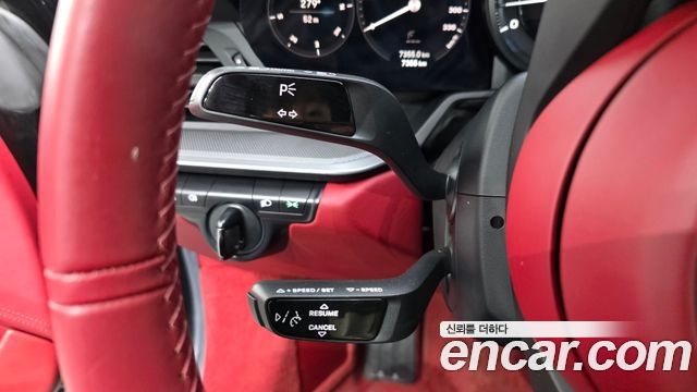 Porsche 911 2023 — photo 30
