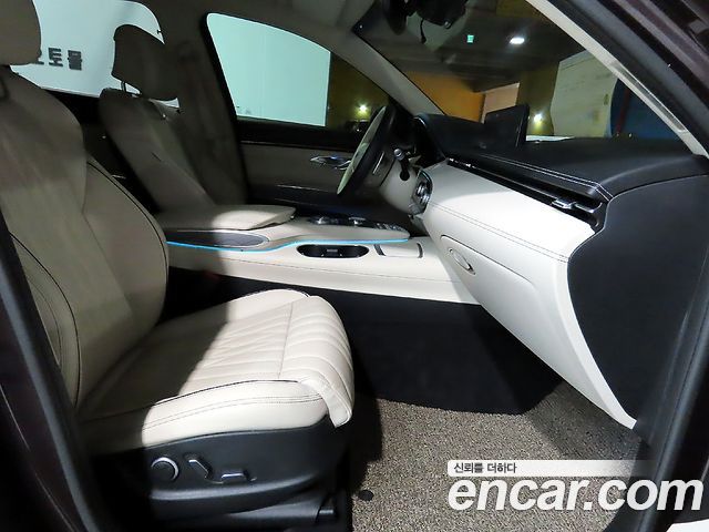 Genesis GV70 2022 — photo 11
