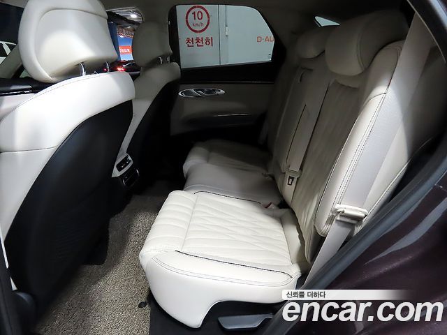 Genesis GV70 2022 — photo 12