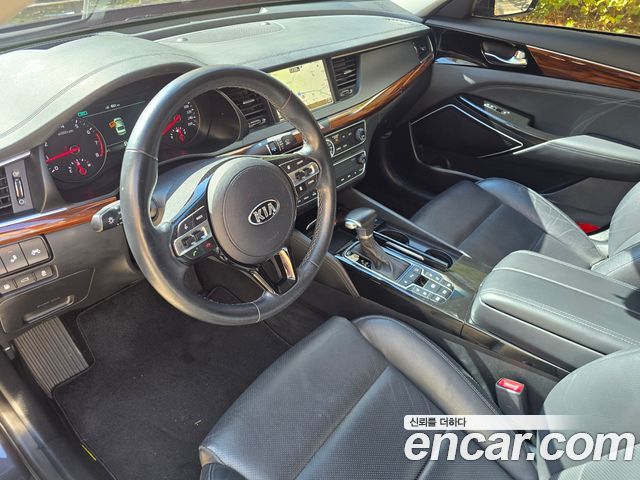 Kia K7 2017 — photo 11