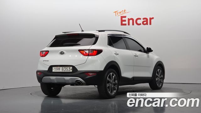 Kia Stonic 2018 — photo 2