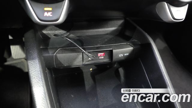 Kia Stonic 2018 — photo 19