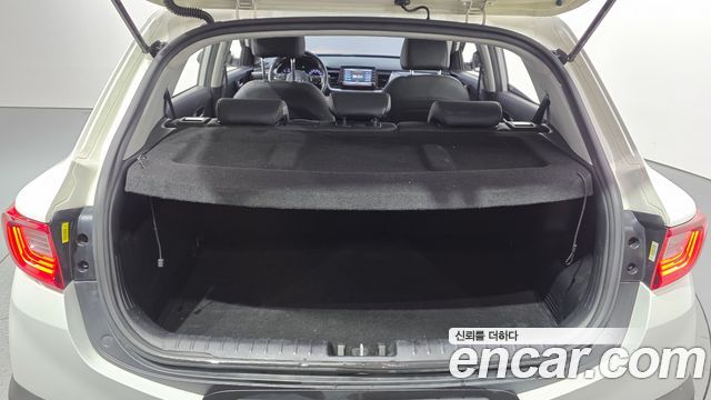 Kia Stonic 2018 — photo 25